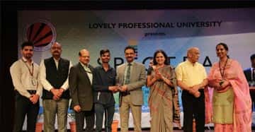 EXCELLING IN MIMICRY COMPETITION